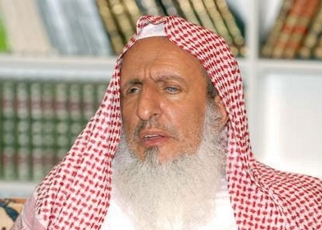 كاتب سعودي يتحدث عن إنكار تغريدة آل الشيخ وانتقائية الرجوع للمفتي
