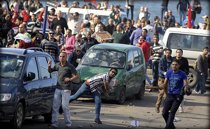 اشتباكات عنيفة بين مؤيدي ومعارضي مرسي بالإسكندرية