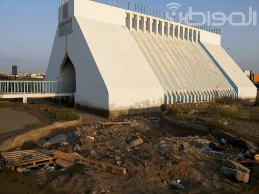 بالصور.. مجسم مهمَل يشوه مدخل مدينة جازان