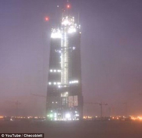 بالفيديو والصور.. أطول برج في العالم تتضح معالمه في جدة