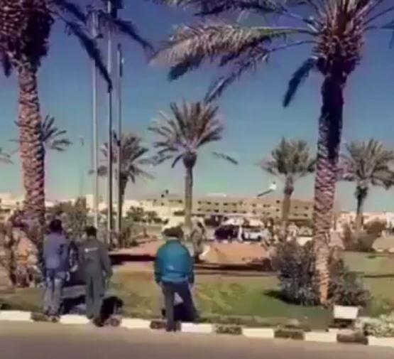 شاهد.. حملة نظافة بالتزامن مع زيارة الفيصل تحرج أمانة الطائف