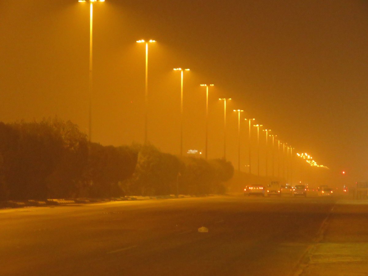 استمرار الغبار على الرياض حتى الرابعة