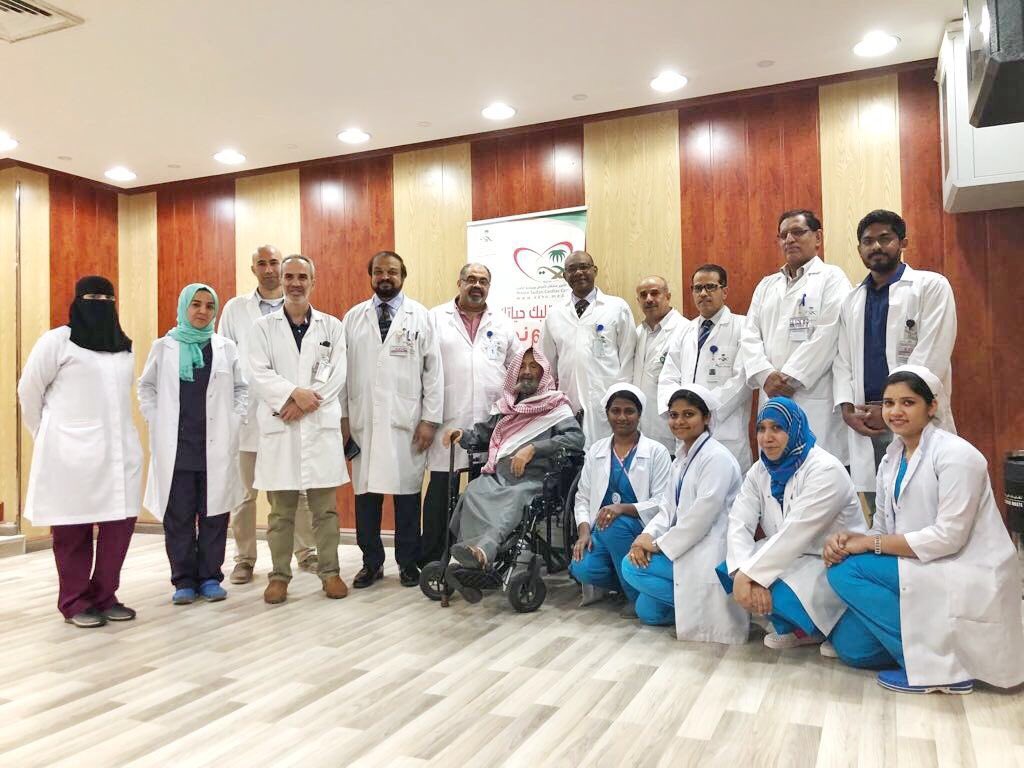 الصحة تحتفي بنجاح طبي في #نجران وتغرّد: قلب أبو وعلان بخير