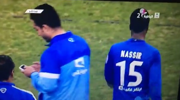 بالفيديو.. غضب شمراني الهلال بعد معرفته بفوز النصر على الفتح
