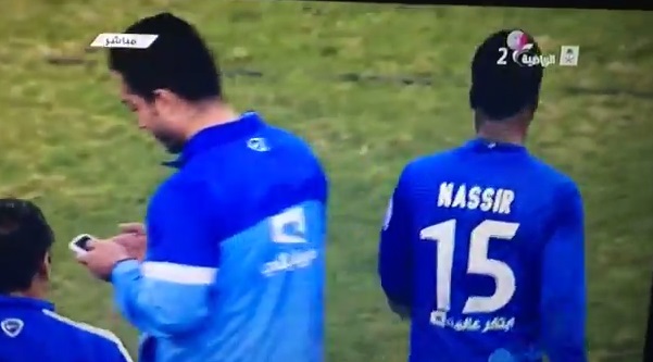 بالفيديو.. غضب شمراني الهلال بعد معرفته بفوز النصر على الفتح