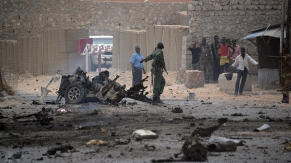القصر الرئاسي في مقديشو يُستهدَف بتفجير سيارة مفخخة
