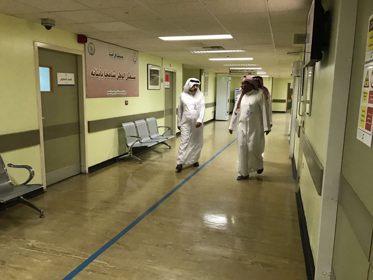 بالصور.. محافظ البكيرية يُفاجئ العاملين بالمستشفى والقطاعات الأمنية بزيارة تفقدية