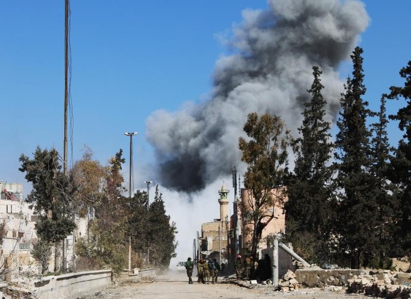 تفجير “داعش” لنقطة تفتيش للمعارضة شمال سوريا يودي بحياة 42 مدنيًا