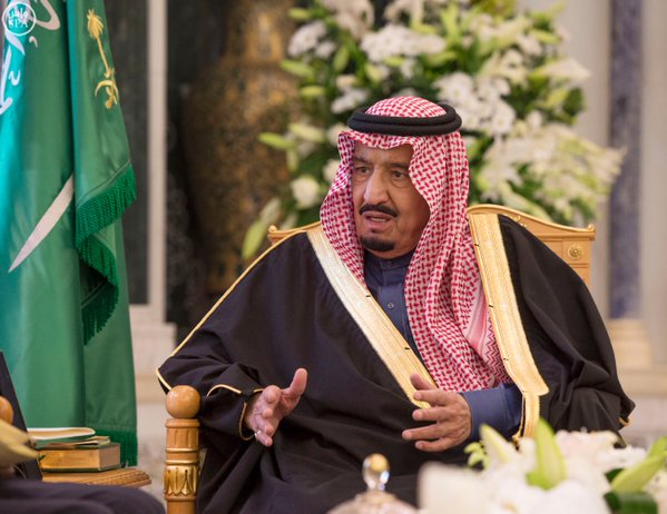 الملك سلمان يستقبل ممثل الاتحاد الأوروبي لعملية السلام في الشرق الأوسط