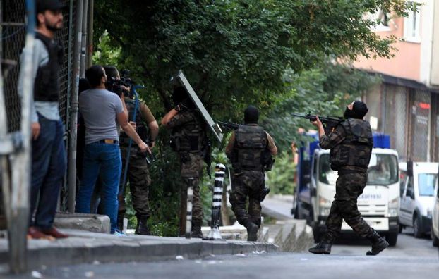 إصابة شرطي في إطلاق نار على دورية بوسط إسطنبول