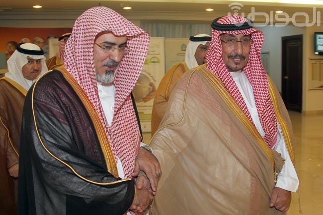 بالصور .. توقيع كرسي الملك سعود في جامعة الإمام