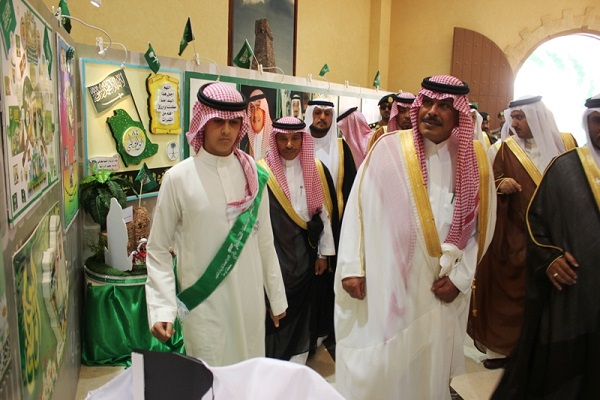 مشاري بن سعود يشارك طلاب الباحة فرحتهم باليوم الوطني