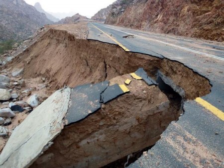 بالصور.. أمطار الثلاثاء الماضي تدمر عقبة رخمان