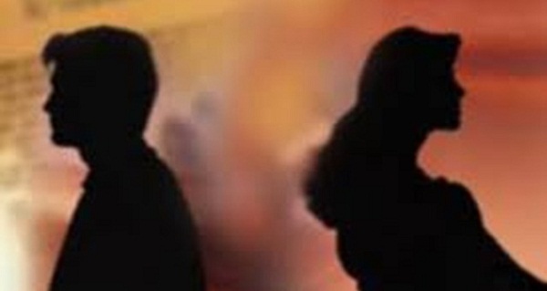 كويتية تطلب الطلاق من زوجها لرفضه تناول “الحمص” بالشوكة