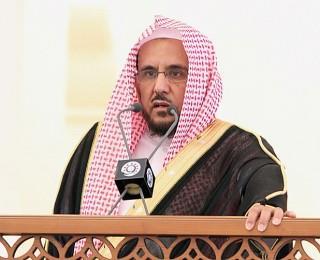 خطيب المسجد النبوي: “ساند” محرم وعلى المسؤولين أن يتقوا الله