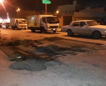 بالصور.. مقاول يترك حفرة تصطاد السيارات بـ”سلي” الرياض
