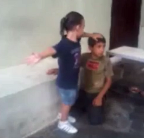 بالفيديو .. السلطات اللبنانية تتوصل لمعنفي الطفل السوري