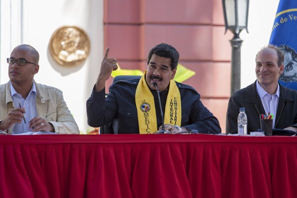 بالصور.. رئيس فنزويلا: الاحتجاجات منحتني المزيد من القوة لمواصلة العمل