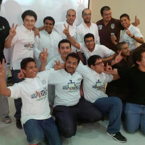 “مدارس الرياض” أبطال المنطقة في أولمبياد الروبوت VEX
