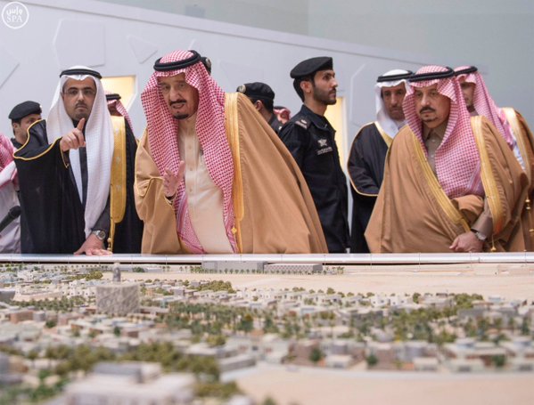 الملك سلمان يدشّن مركز الملك عبدالله للدراسات والبحوث البترولية