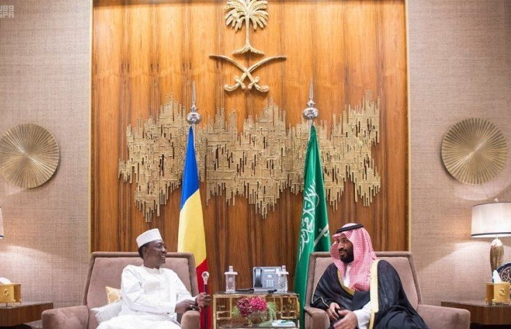 ولي ولي العهد يستعرض مع رئيس تشاد العلاقات الثنائية