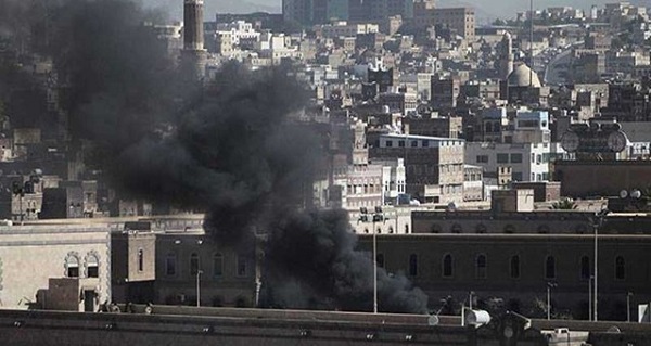 تجدد الاشتباكات وانفجار في محيط وزارة الدفاع اليمنية