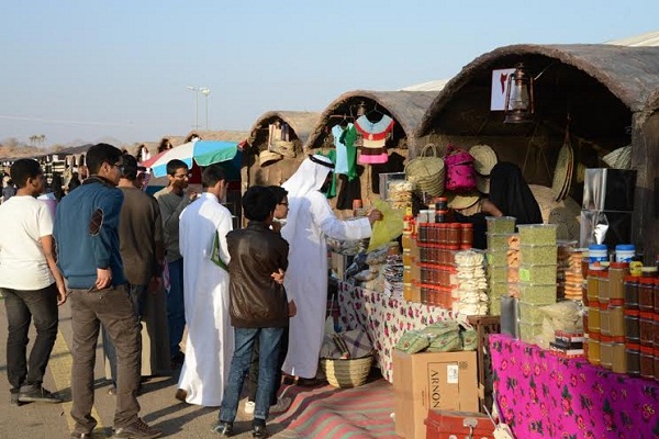 مهرجان الصحراء يحتضن إبداعات 107 أسر حائلية