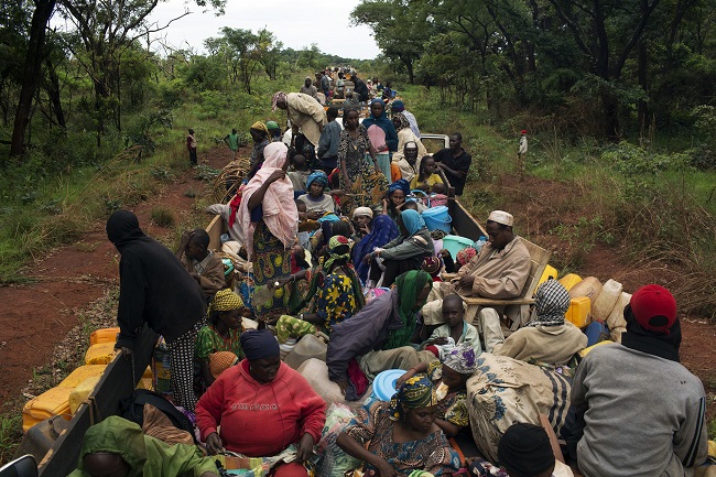 بالصور.. تهجير مسلمي إفريقيا الوسطى إلى حدود تشاد