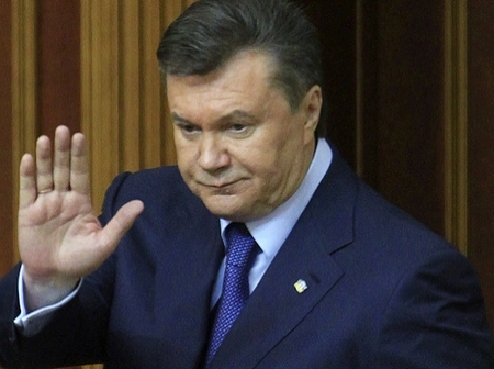 برلمان أوكرانيا ينتصر لمطالب المعارضة ويقيل الرئيس