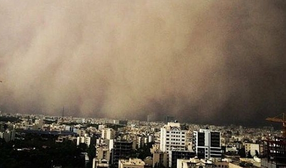 عاصفة رملية تجتاح ” طهران” وتخلف 5 قتلى و30 مصابا