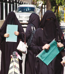 60 % من السعوديات حاملات الدكتوراة عاطلات عن العمل !