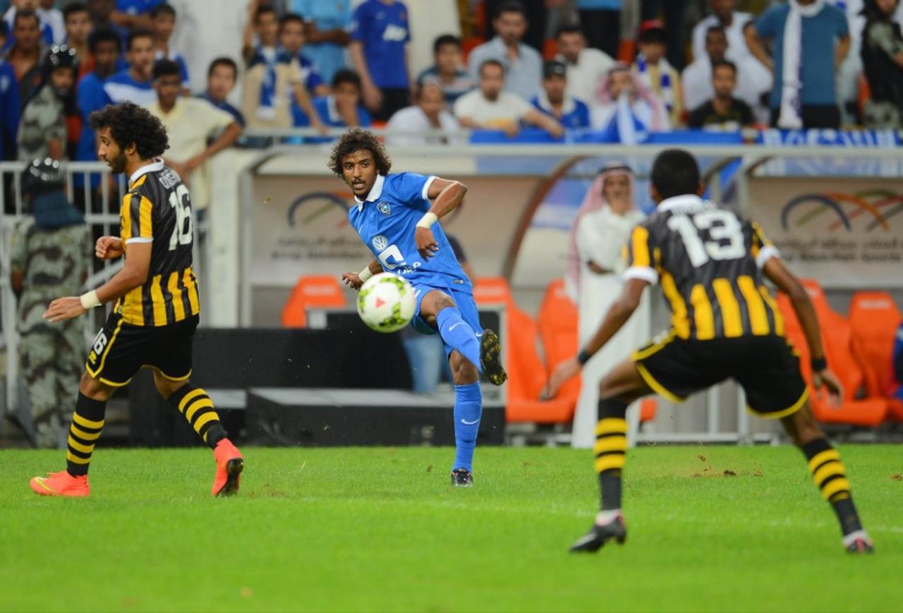 حكم مباراة الاتحاد والهلال