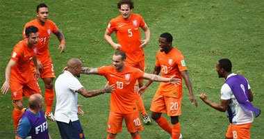 بالفيديو .. هولندا تتأهل لربع نهائي المونديال في مباراة مجنونة