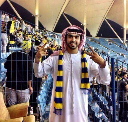 بالصور.. إعلامي إماراتي يكشف عن ميوله النصراوية في الديربي الكبير