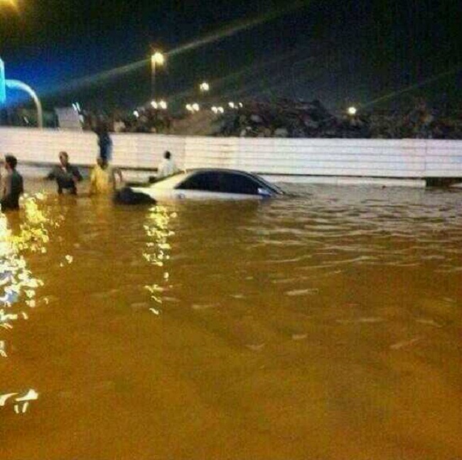انقاذ 98 محتجزا وتسجيل 3 مفقودين في أمطار الرياض