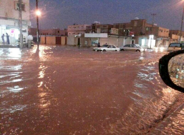 أمطار غزيرة على مدينة عرعر وضواحيها