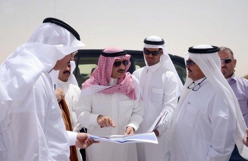 أمير الرياض يوجه بسرعة إنجاز مشروع طريق الحائر- بني تميم
