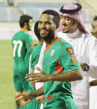 نجم الاتفاق “عكاش” بديلاً للقائد “عبدالغني” في النصر