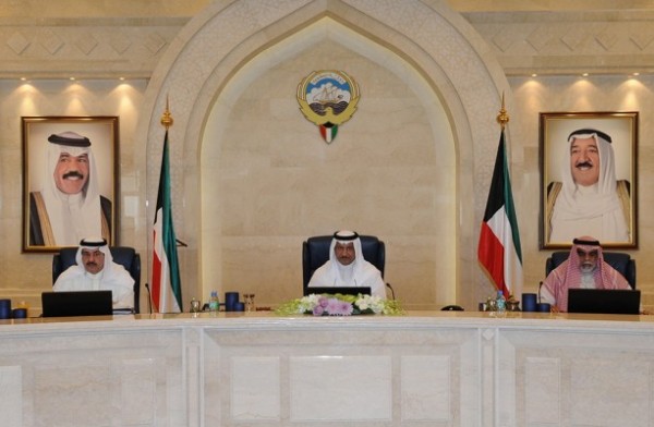 مجلس الوزراء الكويتي يسحب جنسية 15 شخصاً بينهم إعلامي