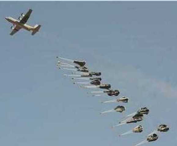 الطائرات الأمريكية تسقط أسلحة للمقاتلين الأكراد بـ”كوباني”