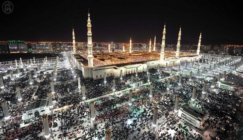 أكثر من مليون مصلٍ يشهدون ختم القرآن بالمسجد النبوي