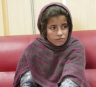 صبيّة أفغانيّة في العاشرة: شقيقي أمرني بمهمّة انتحاريّة