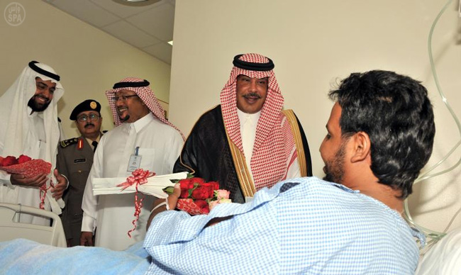 أمير الباحة يهنئ المنومين بمستشفى العقيق العام بمناسبة العيد