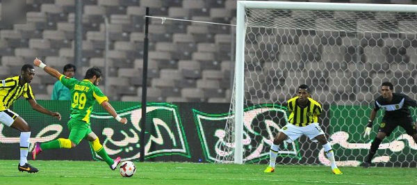 الخليج يجهز على ترنح الاتحاد بالضربة القاضية