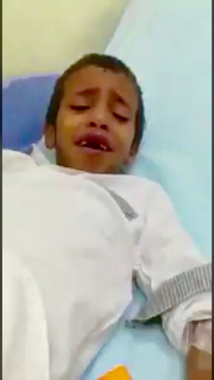 أمير الباحة يحقق أمنية الطفل الزهراني مصاب الأنيميا