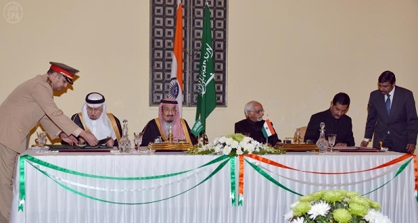 ولي العهد يوقع اتفاقية تعاون عسكري بين الهند والمملكة