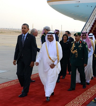 أوباما يصل السعودية.. وأمير الرياض ونائبه في مقدمة مستقبليه