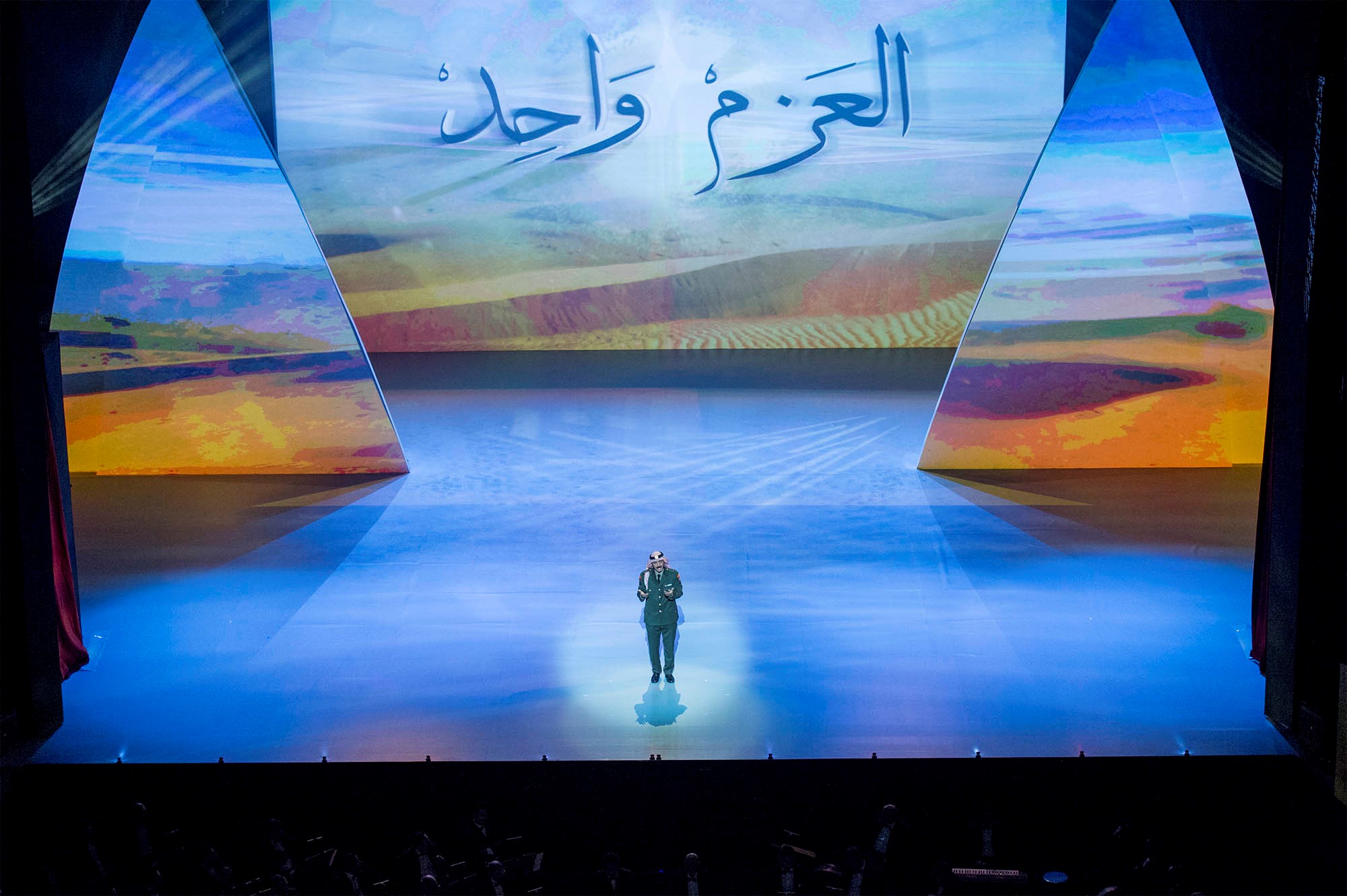17 أغنية في دار الأوبرا الكويتية تأسر قلوب السعوديين وتُعيدهم إلى ذاكرة الماضي