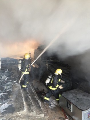 السيطرة على حريق برج صحي تحت الإنشاء في ” صالحية عرعر”