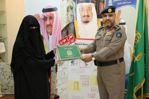 طالبة سعوديّة تبتكر “الباب الذّكيّ” للحدّ من الاختناق
